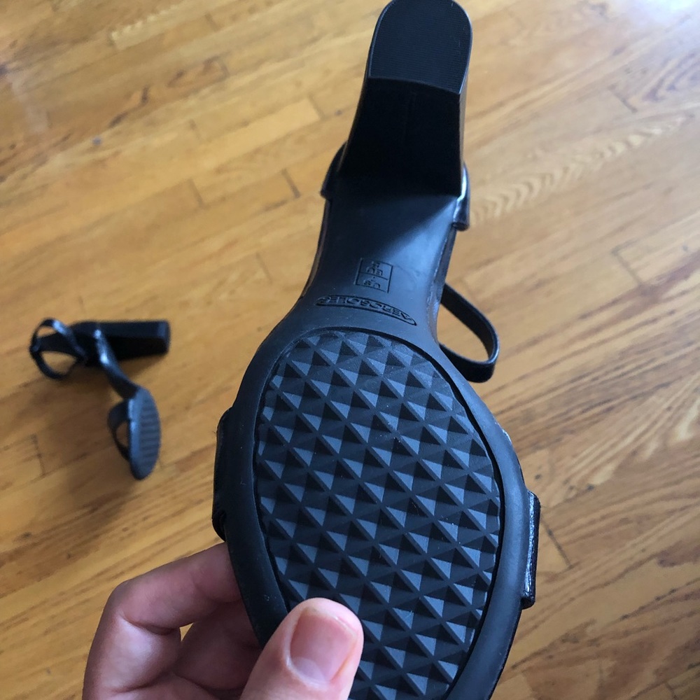Sandals from Aerosol